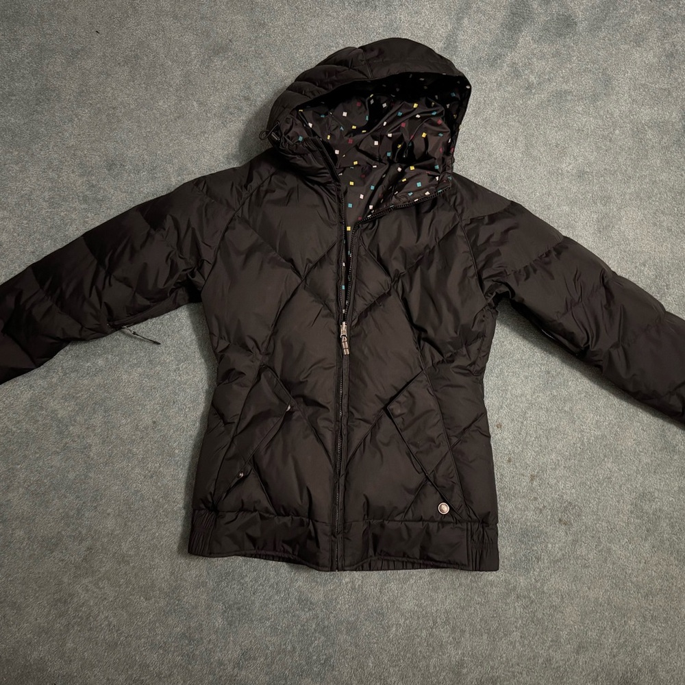 BURTON. Size M women’s ski jacket. Used only one ski season. REVERSIBLE.